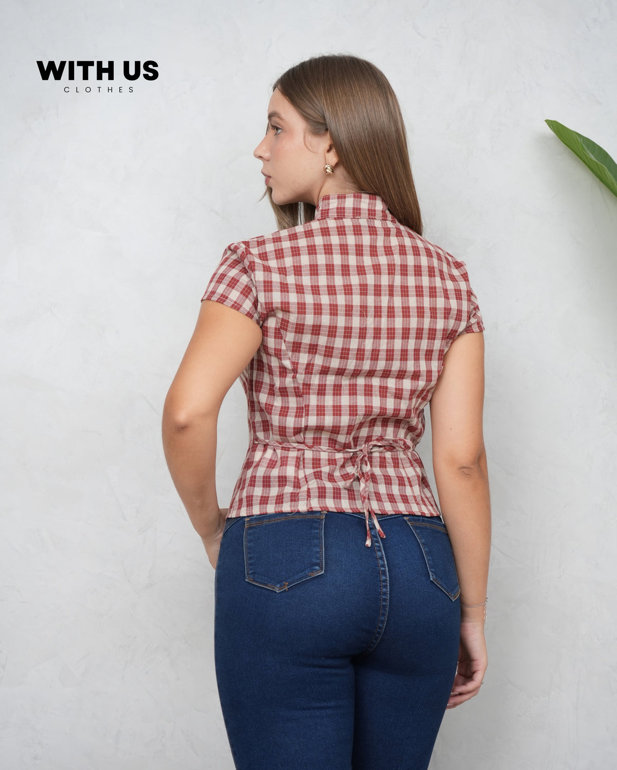Camisa a cuadros minimalista