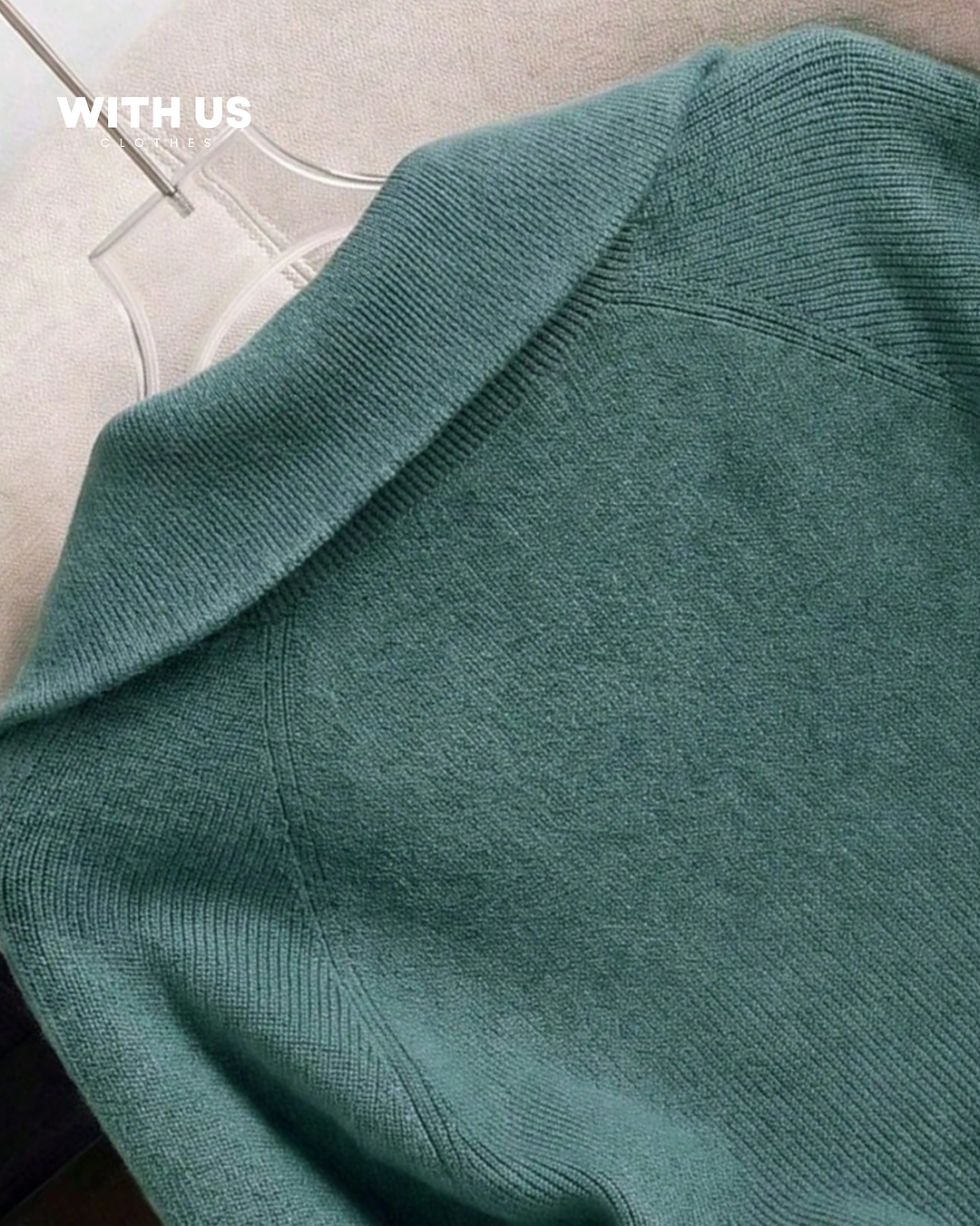 Suéter corto con cremallera