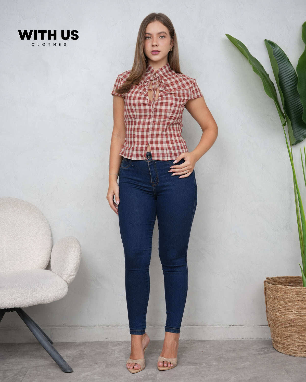 Camisa a cuadros minimalista